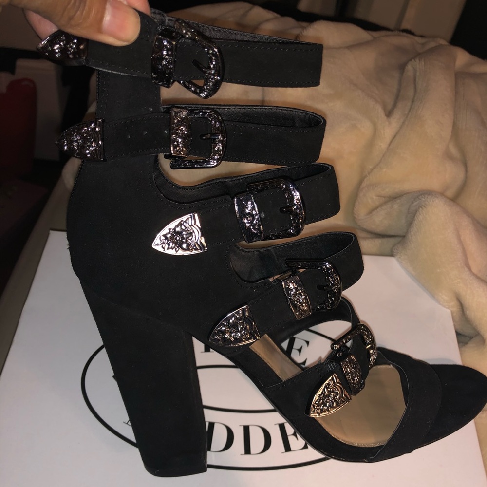 Black Steve Madden Taren Sandal - Picture 3 of 5